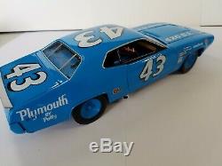 1971 Plymouth #43 Richard Petty Autographed Road Runner Blue Ertl 1/18 Replica