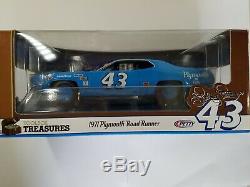 1971 Plymouth #43 Richard Petty Autographed Road Runner Blue Ertl 1/18 Replica
