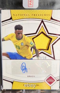 2022 National Treasures World Cup Star Swatch Autograph /10 Vinicius Jr
