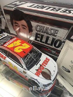 Autographed Chase Elliott 2017 Hooters 1/24 Scale Action Nascar Diecast