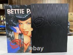 BETTIE PAGE BY OLIVIA LIMITED EDITION DOUBLE-SIGNED By BETTIE AND OLIVIA 101/200