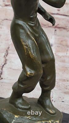 Limited Edition Signed & numbered by Mavchi Bruce Lee Bronze Statue Star of the