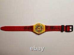 Signed Vintage 1985 Swatch Watch Modele Avec Personnages GZ100 Keith Haring