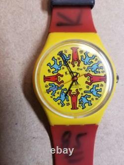Signed Vintage 1985 Swatch Watch Modele Avec Personnages GZ100 Keith Haring
