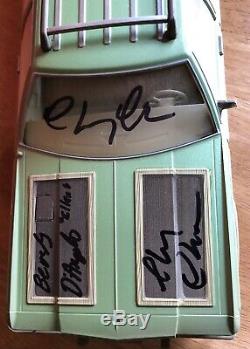 VACATION 1979 WAGON FAMILY TRUCKSTER Autograph Chevy Chase, D'Angelo, Hall