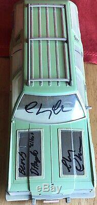 VACATION 1979 WAGON FAMILY TRUCKSTER Autograph Chevy Chase, D'Angelo, Hall