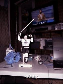 Wayne Gretzky Salvino statue limited edition Autographed with certificate