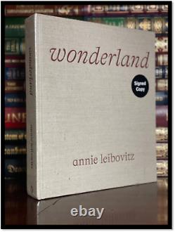 Wonderland? SIGNED? By ANNIE LEIBOVITZ Sealed Art Hardback 1st Edition Printing
